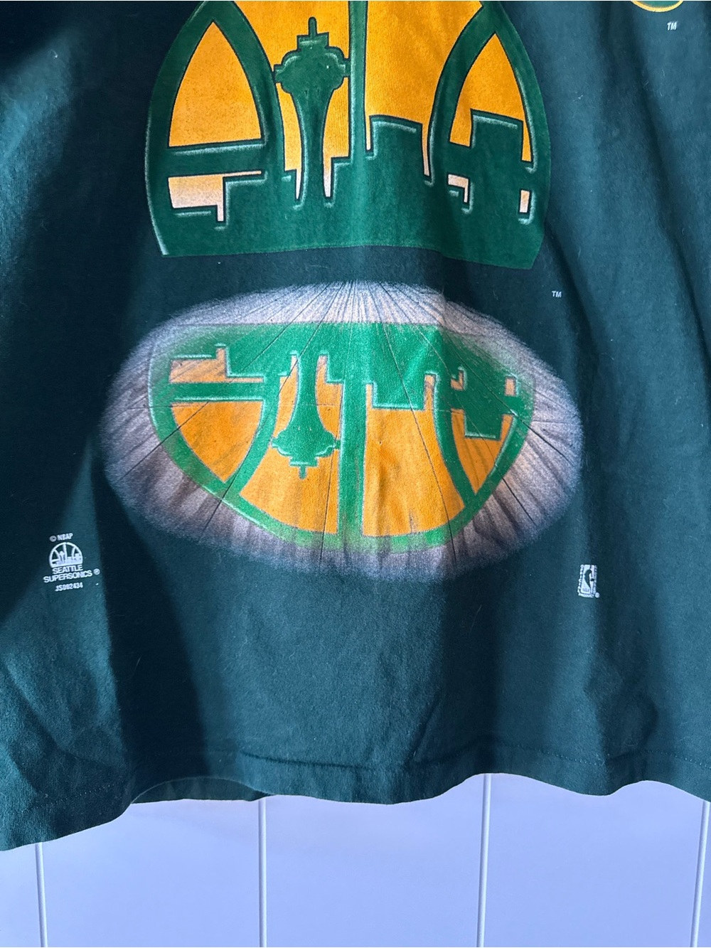 NBA Seattle SuperSonics Men’s Vintage Short Sleeve Logo Tee - Green & Yellow - Picture 3 of 8